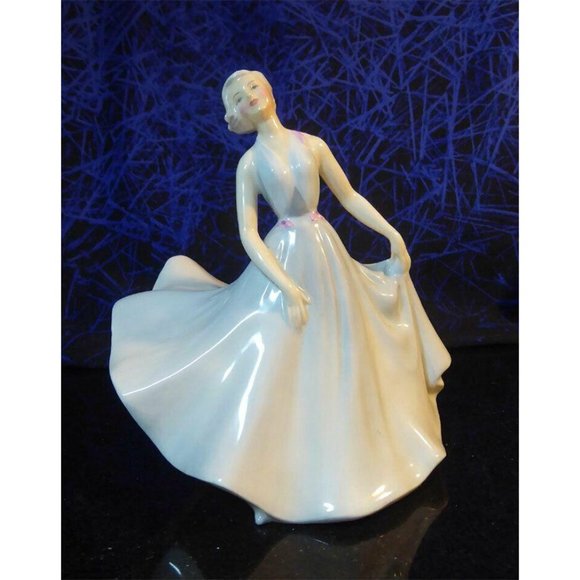 Royal Doulton Pirouette Bone China Figurine #2216 - 1958 Made In England